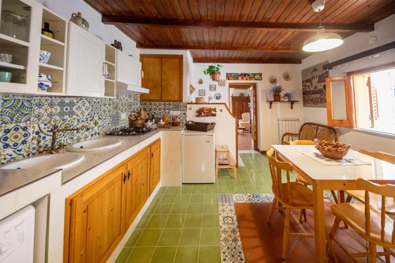 Familyholidays La Finestra Di Fronte Cefalù Zewnętrze zdjęcie